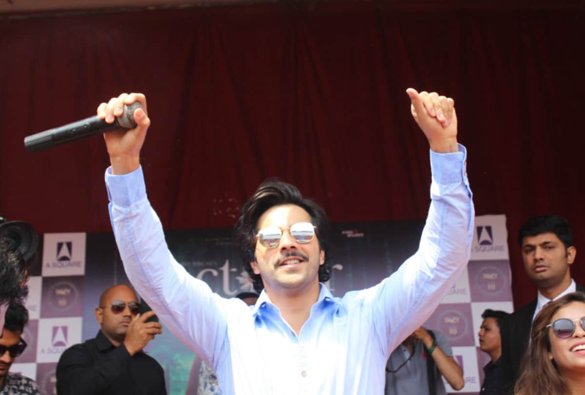 varun dhawan reached delhi college for his october film promotion