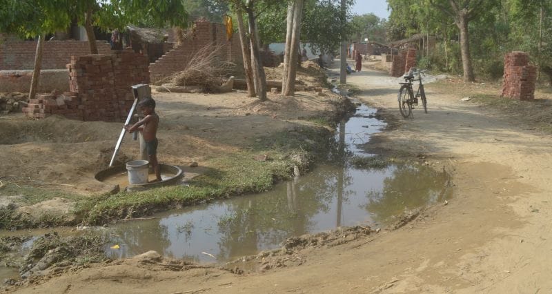 सुविधाओं को तरस रहा विधायक का गांव