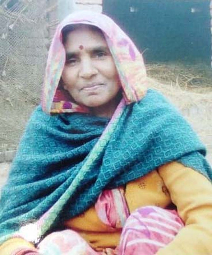 a woman died in accident000