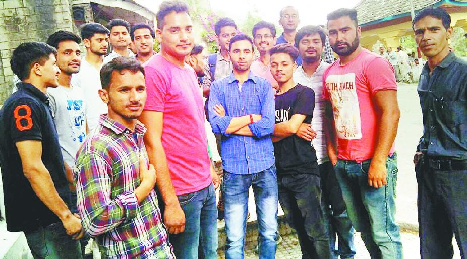 जिला पुस्तकालय में कुर्सियों पर आरक्षण लागू, विद्यार्थी बिफरे