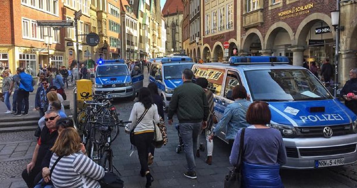 Germany: vehicle drove into crowd kills many people and injured more than thirty