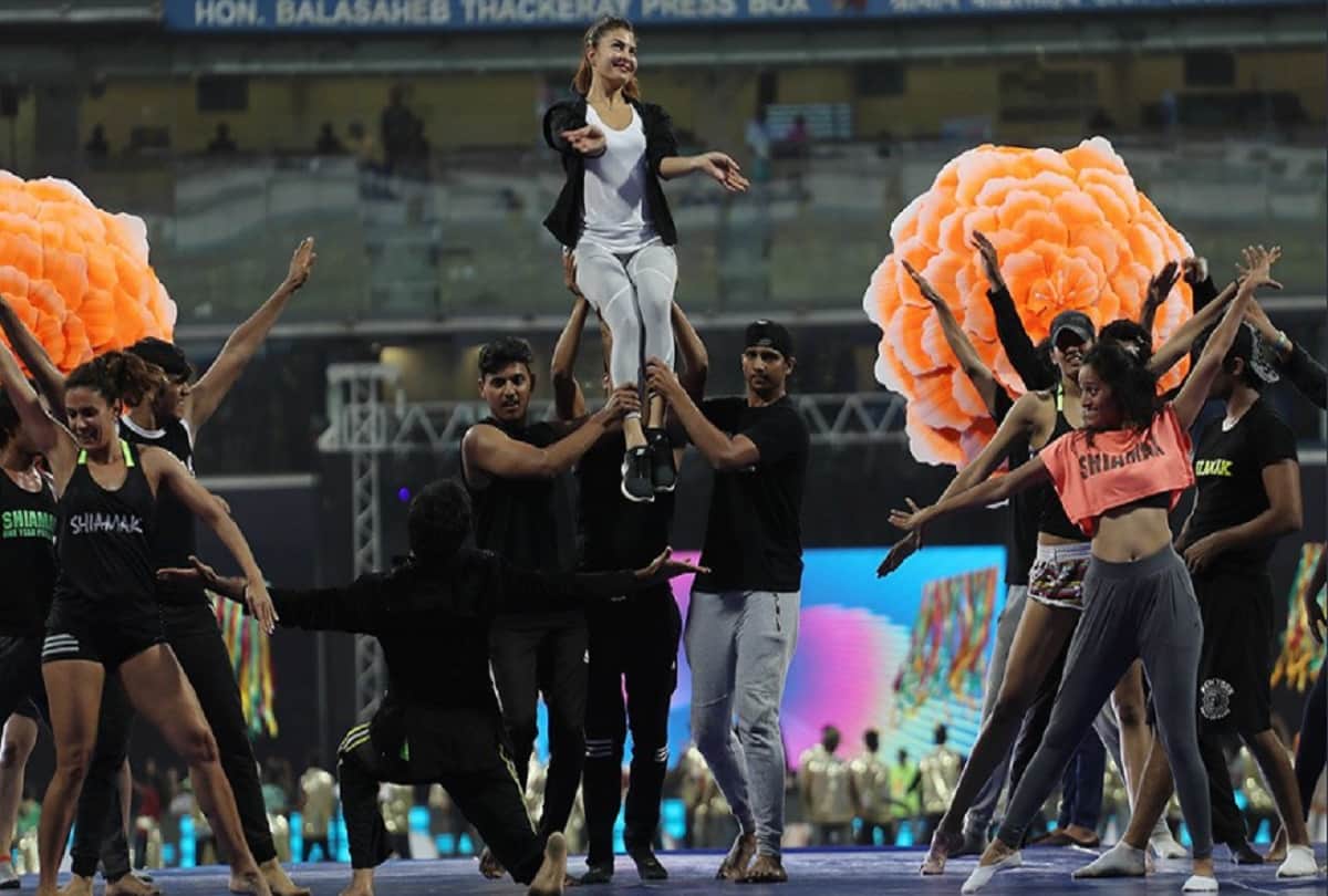 Salman Khan and Jacqueline Fernandrz perform at IPL finale 