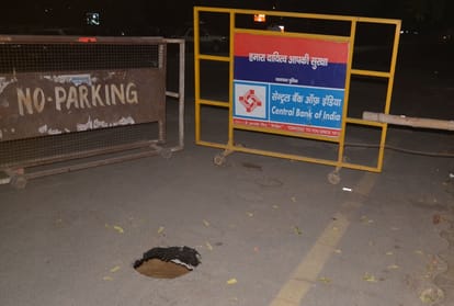  road damage in front of mulayam singh home.