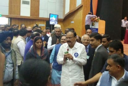 vice president venkaiah naidu inaugurates science congress in hamirpur