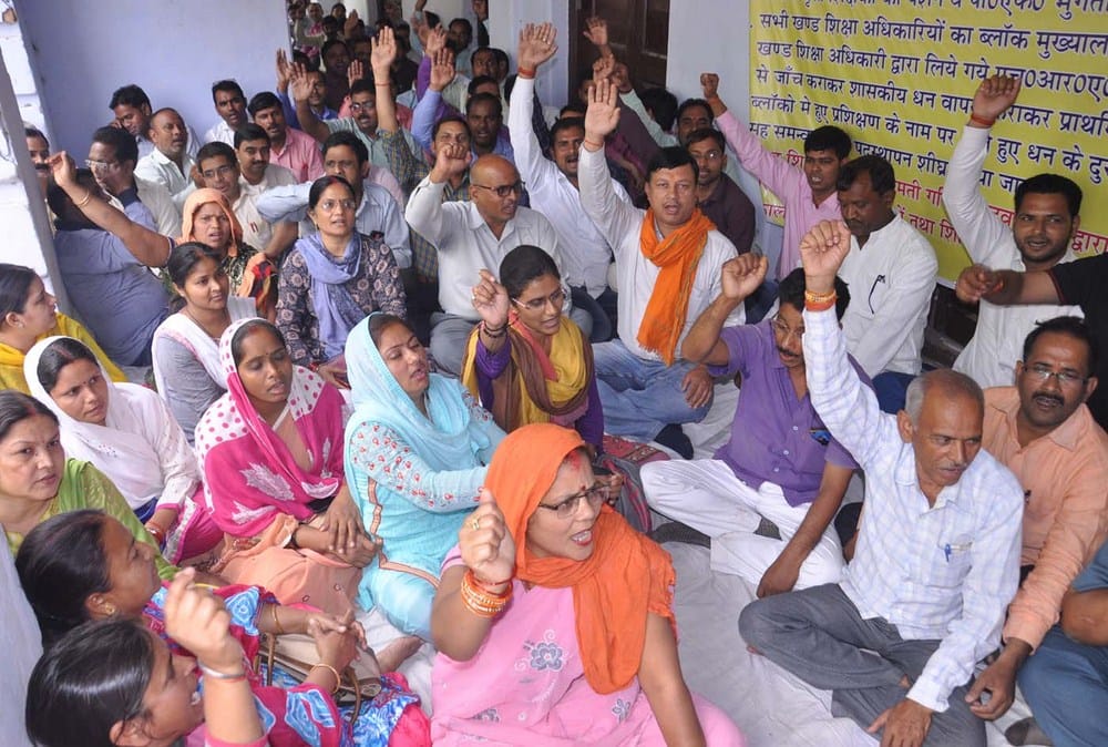 teachers protested00