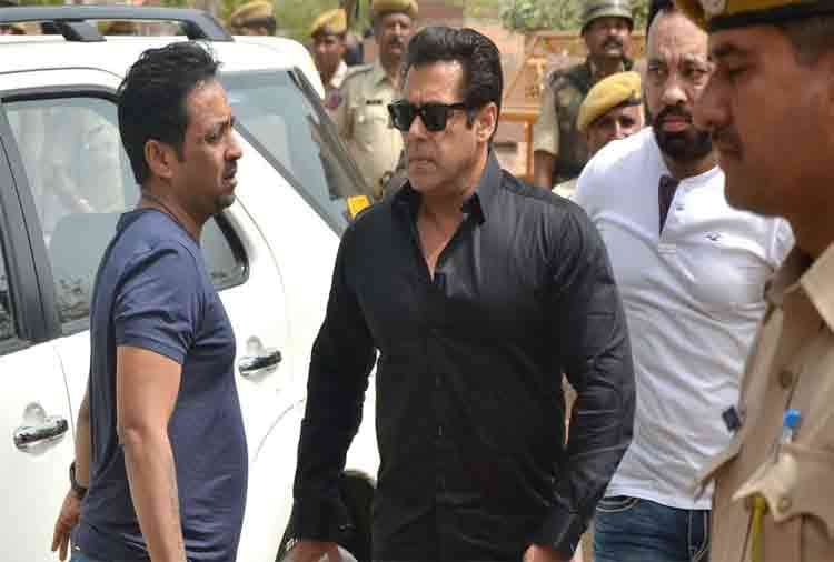 salman khan and other vip people advocate fees and lifestyle