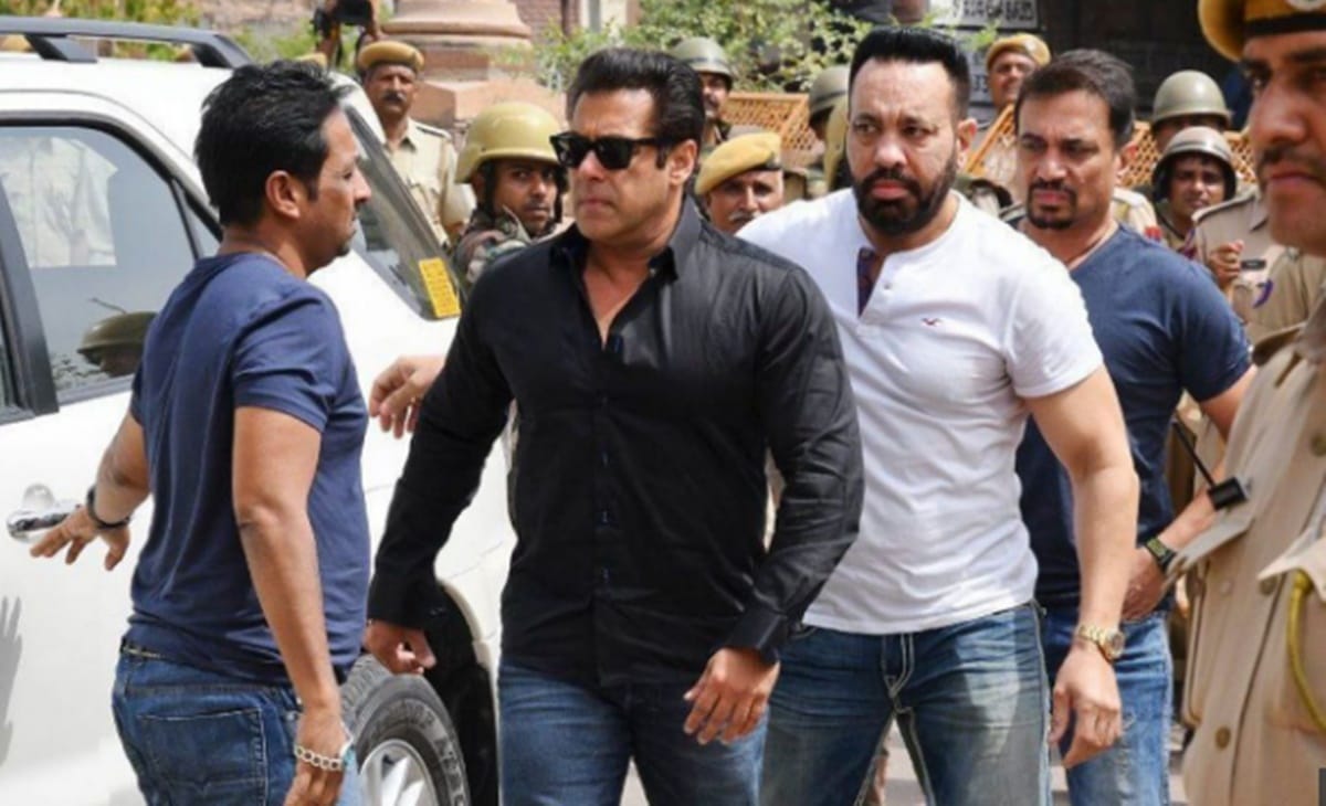 Salman Khan gets bail, before her sisters met him on friday in jailer room