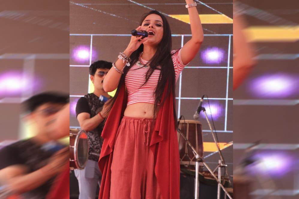Singer got angry on student