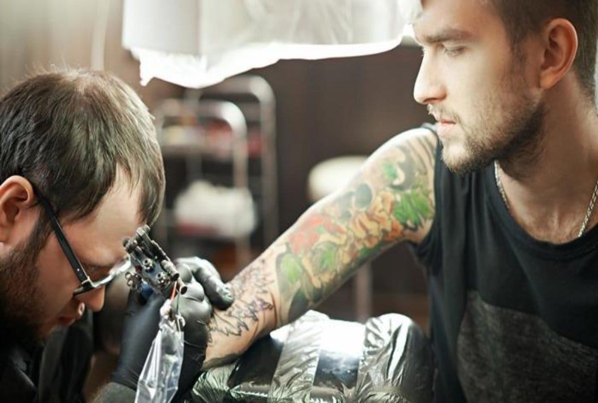 Going for Tattoos, Understand risks and precautions in hindi