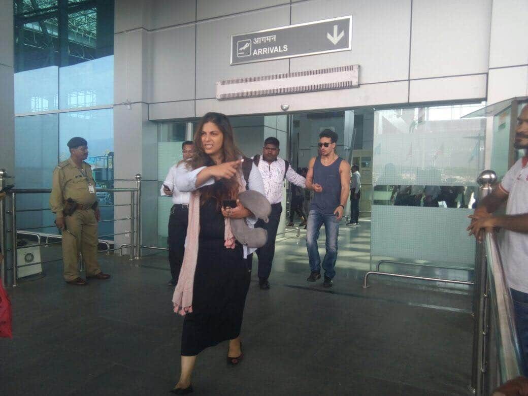 baaghi 2 tiger shroff airport look dehradun