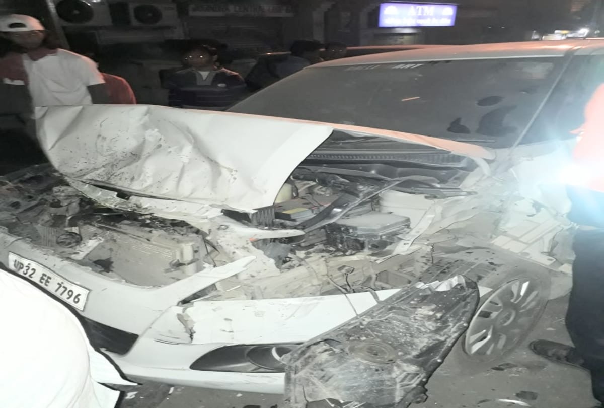 uncontrollable truck trampled a dozen vehicles standing on the road side
