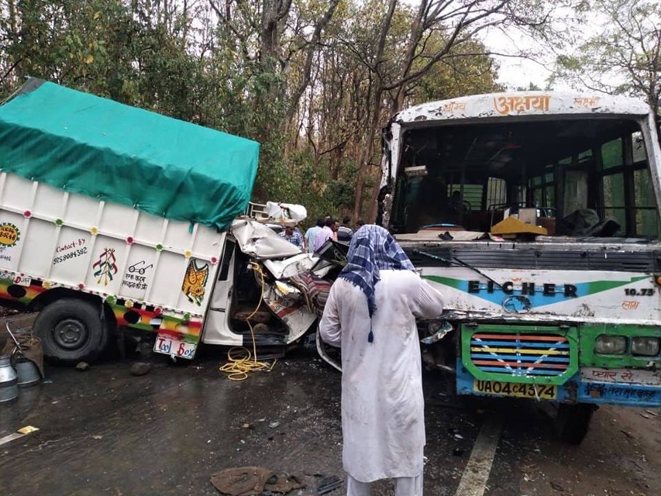 Bus accident in nainital many passengers injured photos
