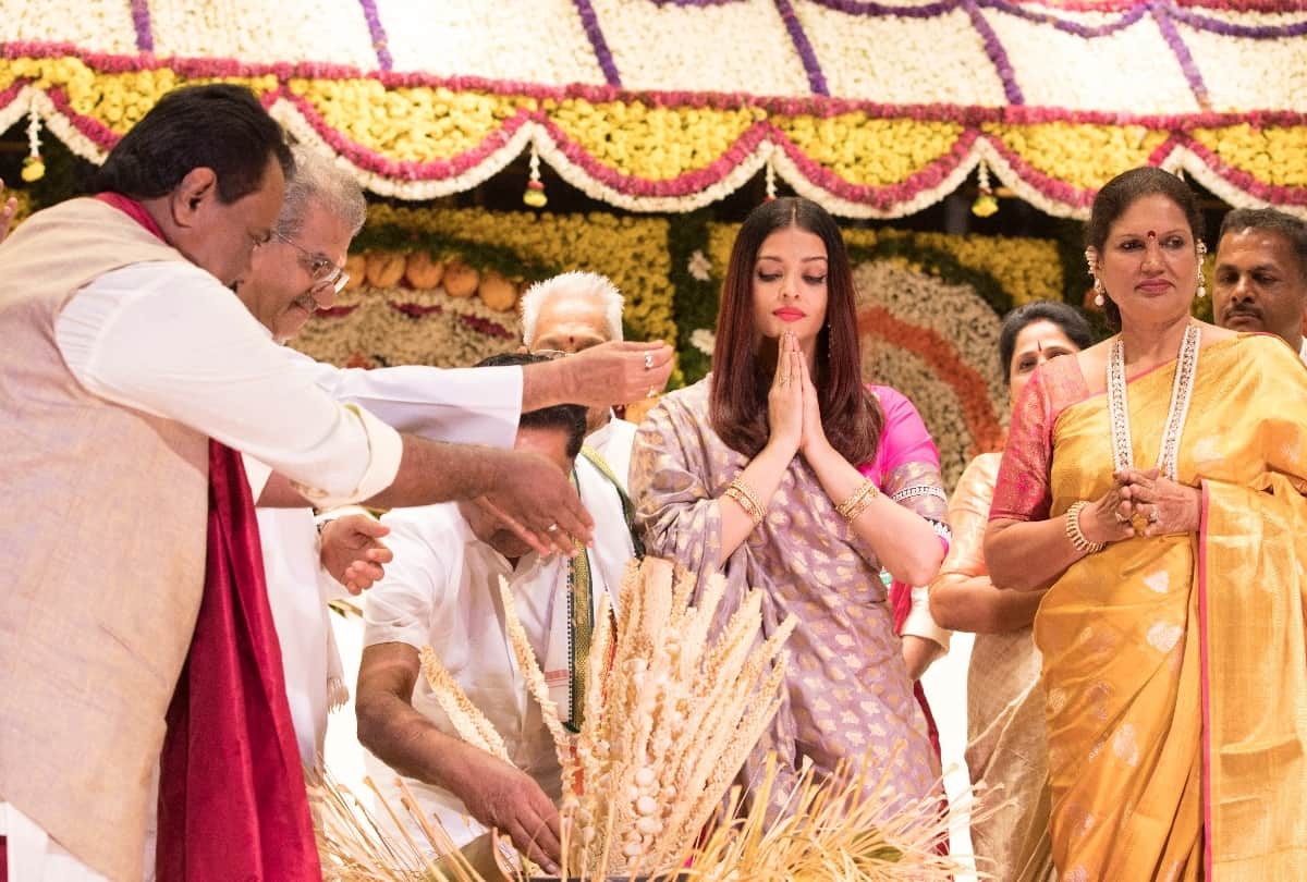 pics: aishwarya got award of woman of substance delhi ncr