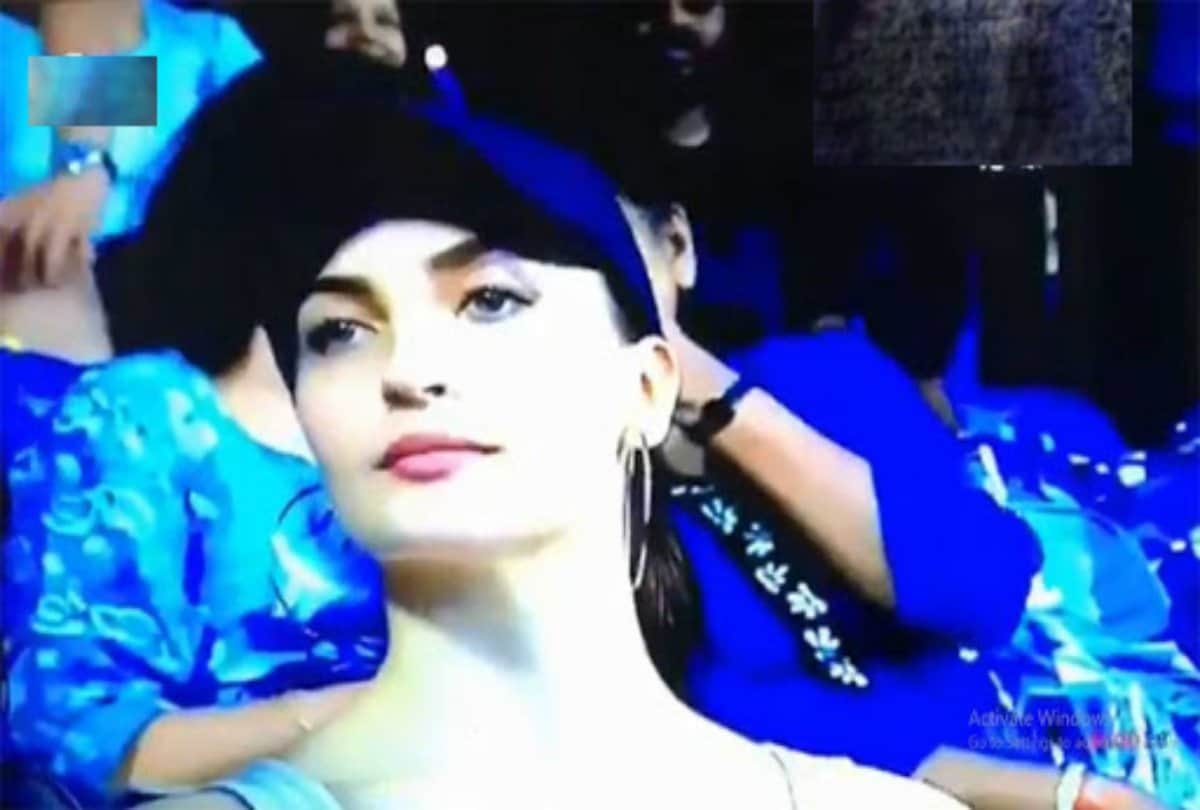 Was Elli Avram Spotted At Indian Premier League 2018 For Hardik Pandya