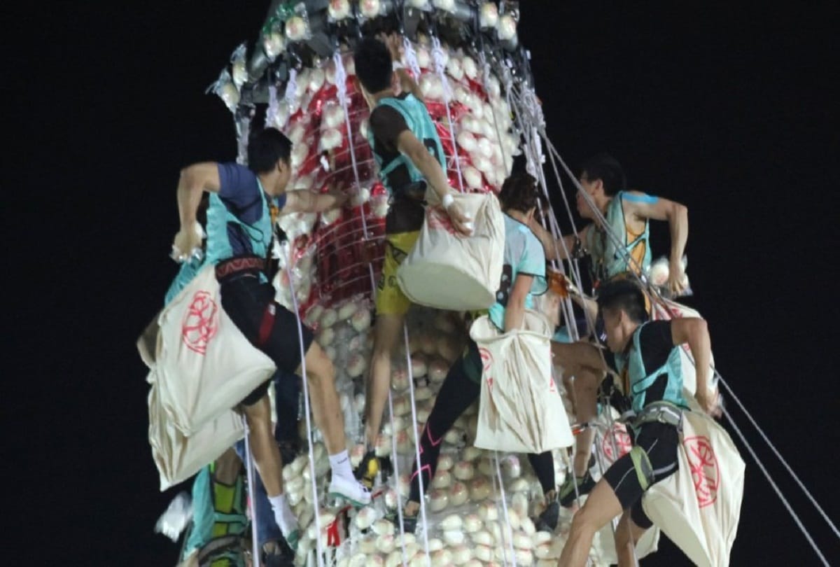  weird tradition people of these country Fight on the tower