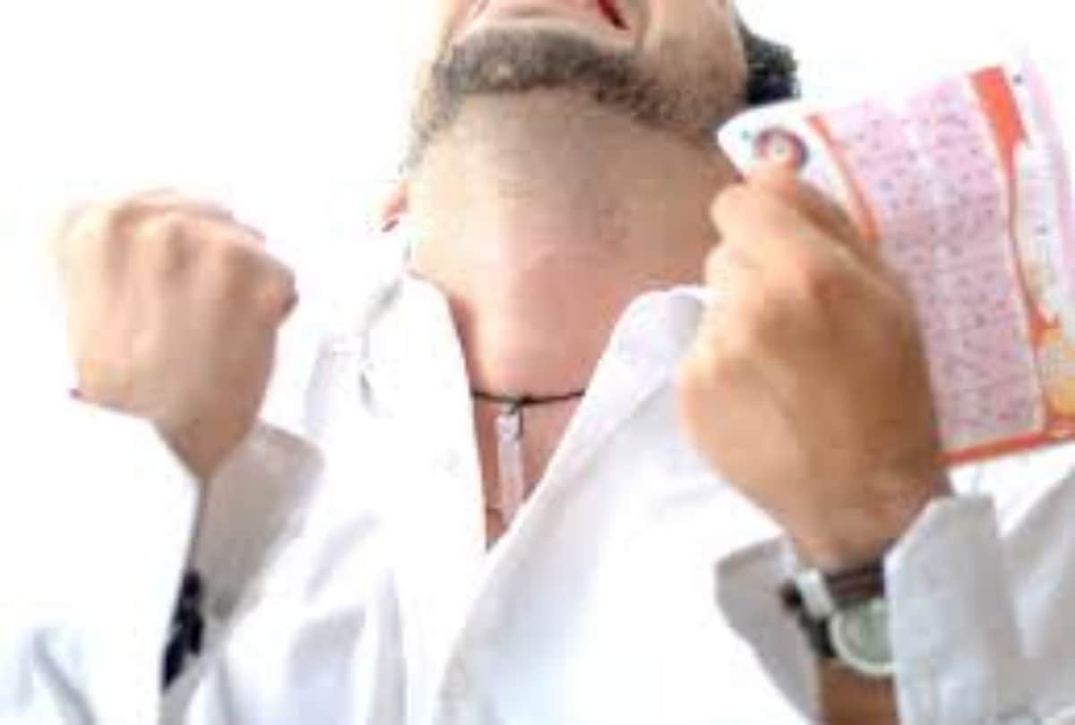 American Couple found lottery during cleaning of house