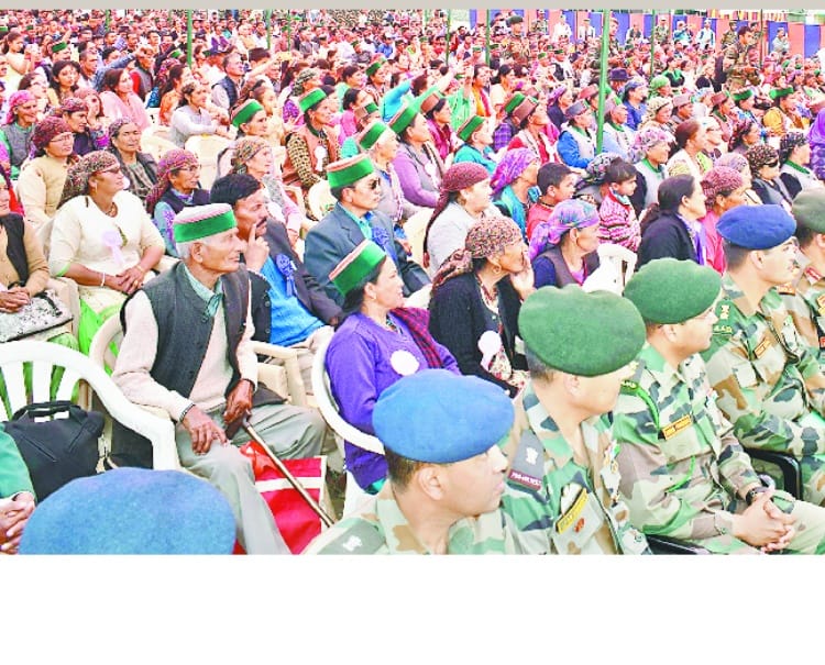 वीर नारियां, सैन्य विधवाएं नवाजीं