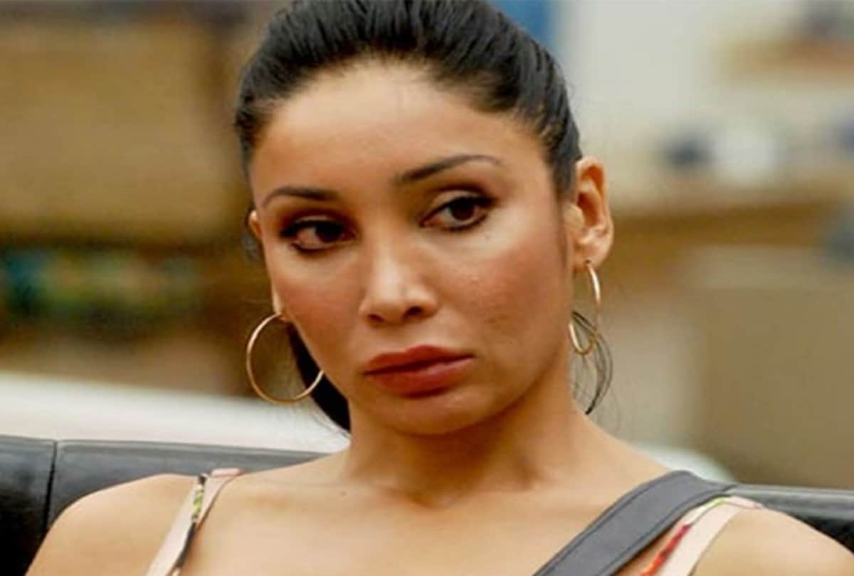 Sofia Hayat angry on people who compare her with Sana Khan