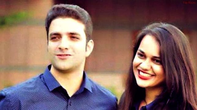 ias 2015 topper tina dabi and second topper get married in kashmir 