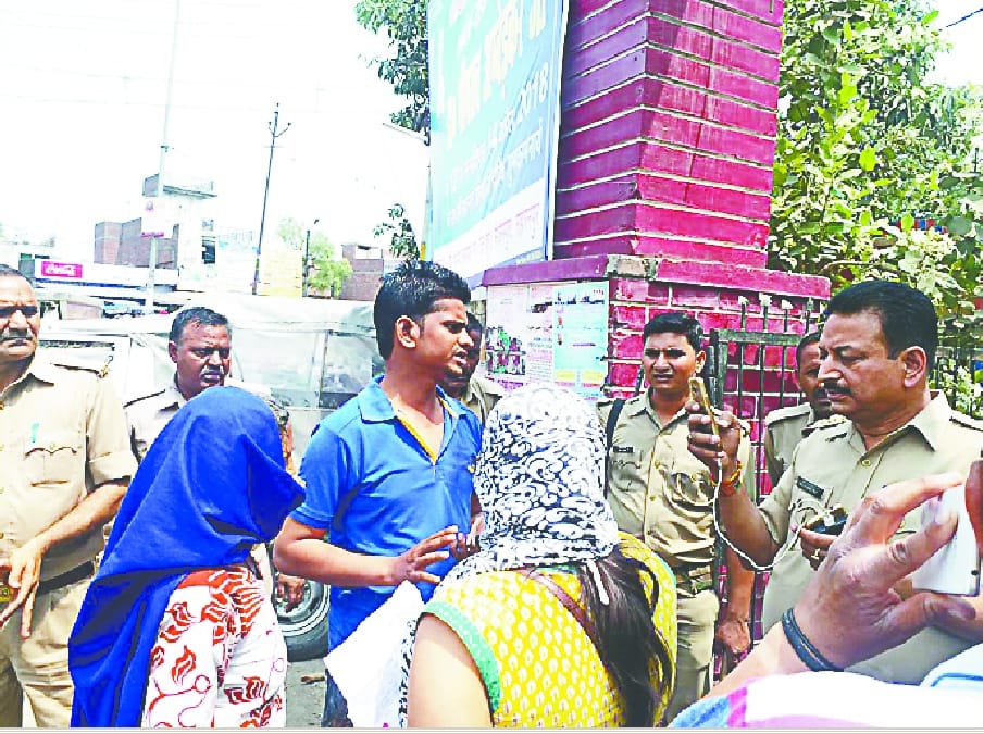 The woman who reached to meet Ravana in jail stopped at the gate, commotion