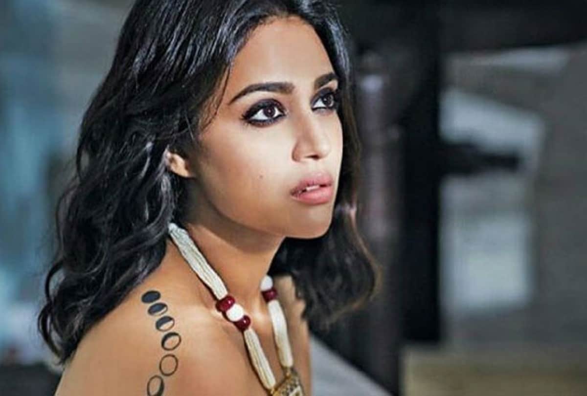 swara bhaskar message to producer rhea kapoor after masturbation scene