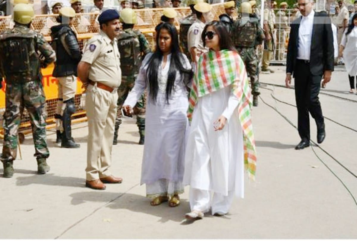 Salman Khan Sister Arpita Khan Sharma write Emotional Message