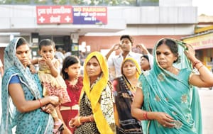 Throat stroke kills teenager, thrown into the farm