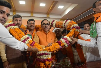 more than 24 sp and bsp leaders join BJP.
