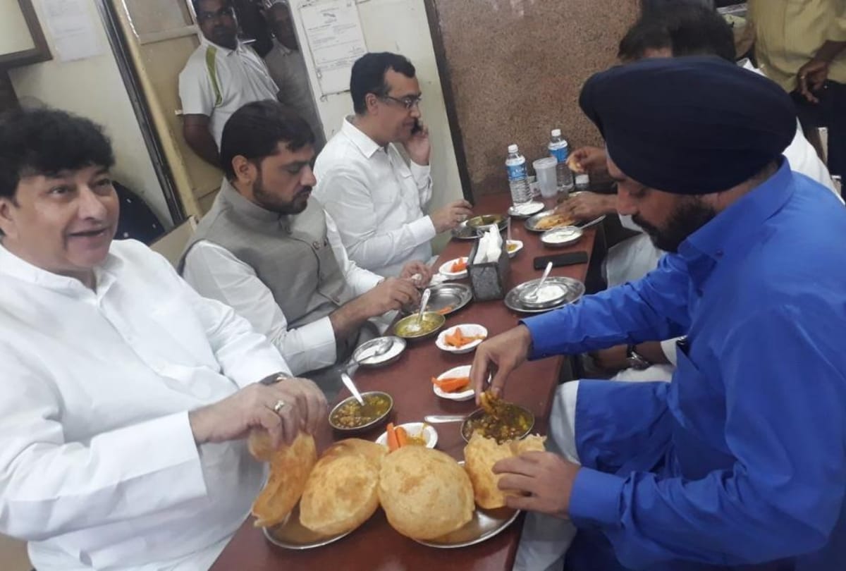 bjp leader harish khurana alleges congress leader that they had breakfast before fast at rajghat