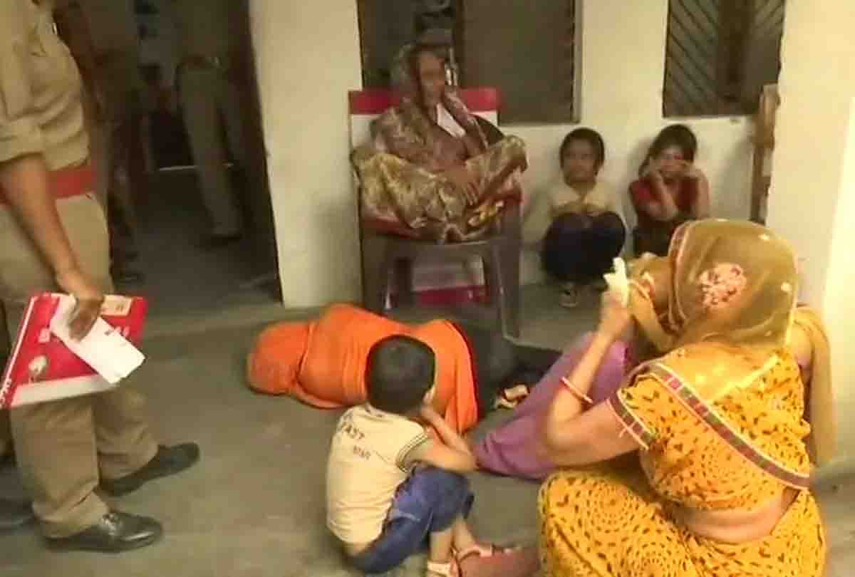 girl said she is raped by bjp mla kuldeep singh sengar