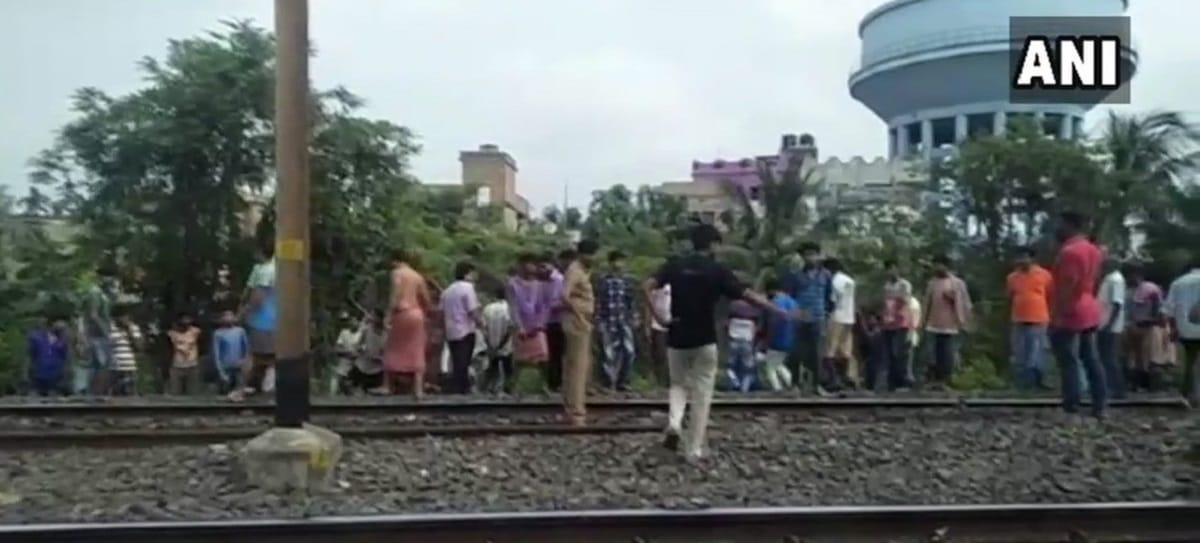 Kolkata:  explosion at Dum Dum cantonment railway line.Ten crude bombs recovered at the spot 