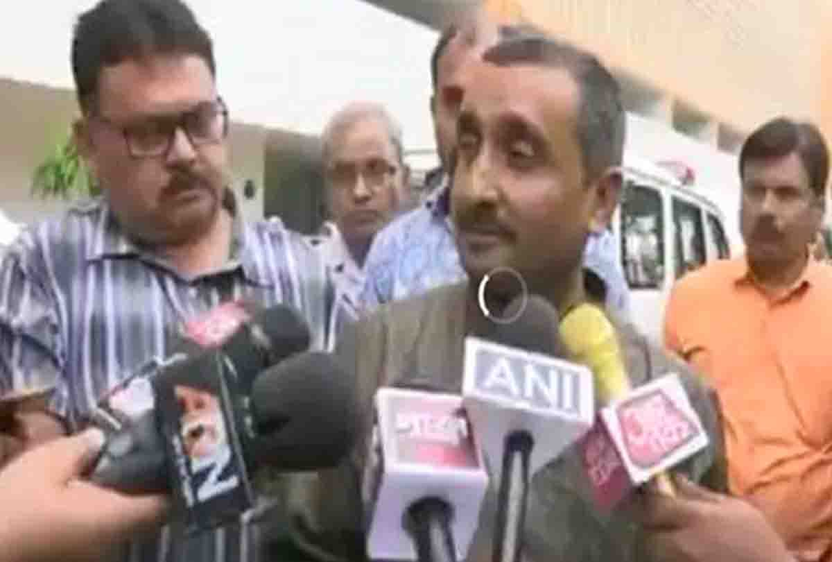 Akhilesh targets CM Yogi in BJP MLA case