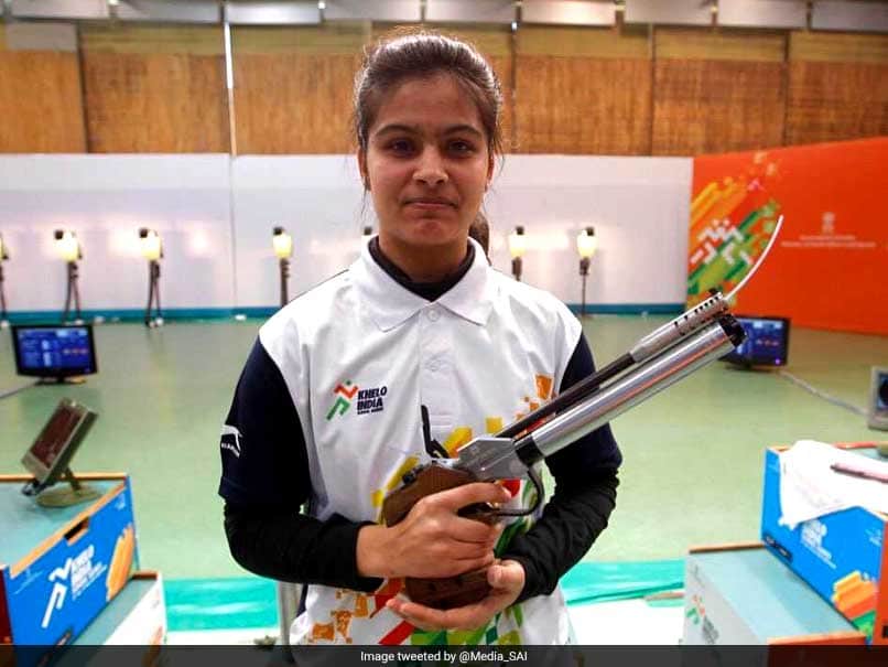 cwg 2018 gold medalist manu bhaker reply on sitting on floor