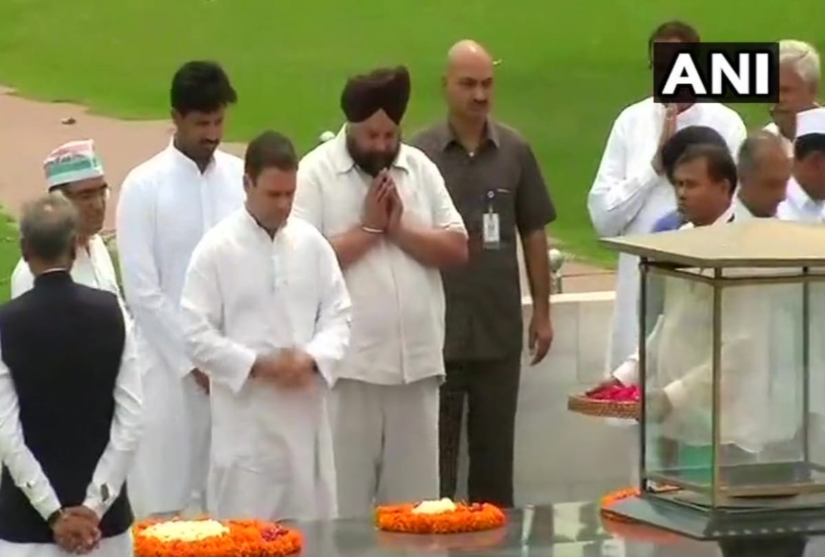rahul gandhi was to do hunger strike in delhi but after 1 hour he has not reached