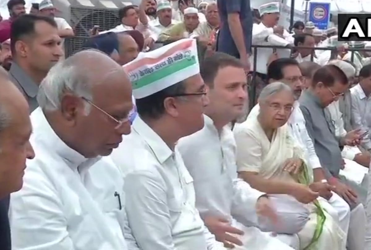 bjp leader harish khurana alleges congress leader that they had breakfast before fast at rajghat
