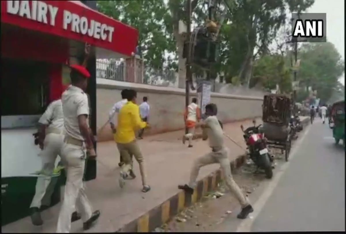  Police lathi charged students after a clash during oath ceremony of Patna University 