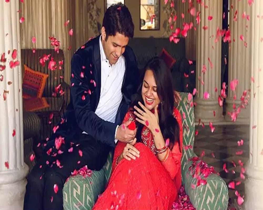Know UPSC topper Tina Dabi love story who tied the knot with 2nd topper Athar Aamir in Kashmir 