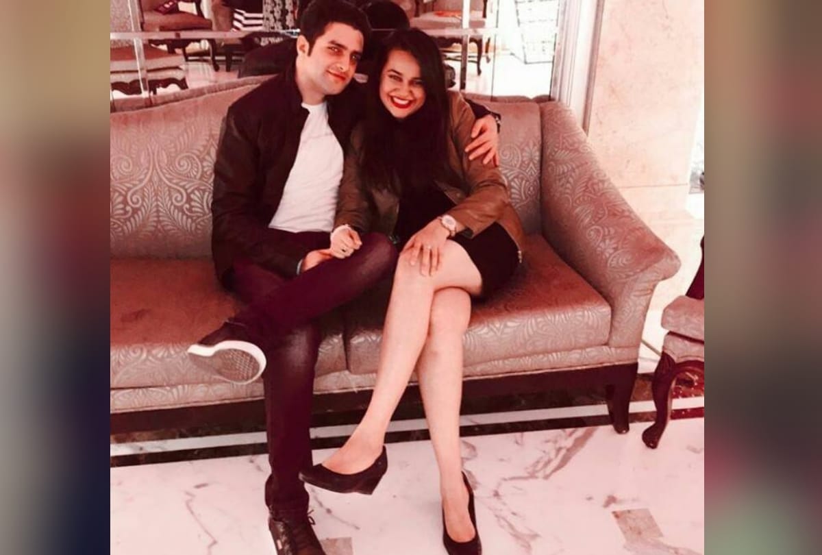 IAS topper Tina dabi and athar love story mussoorie