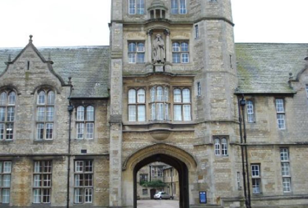 Britain boarding school Uppingham School allowed Boys to wear skirts