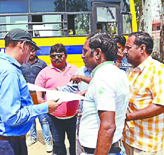 school bus 1400, fitness jaach ke liye pahuchi 260 bus
