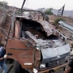  seventeen dead and many injured after truck hit a barricade in Maharashtra