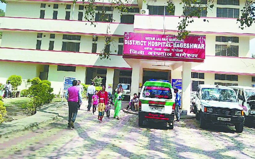 Removed parked vehicles in the district hospital premises