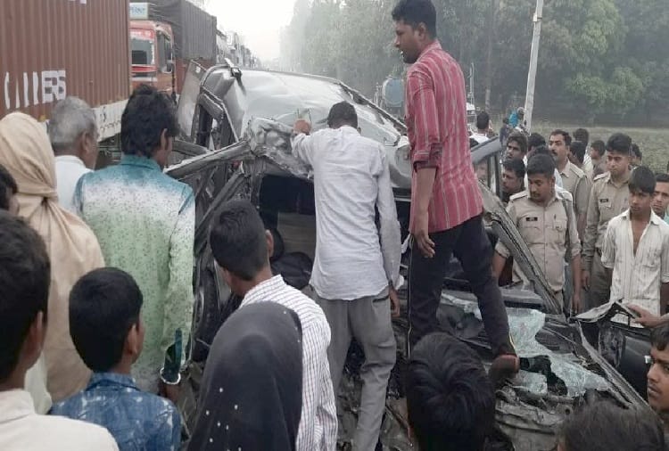 Big Accident in Shamli district, nine people killed, three injured