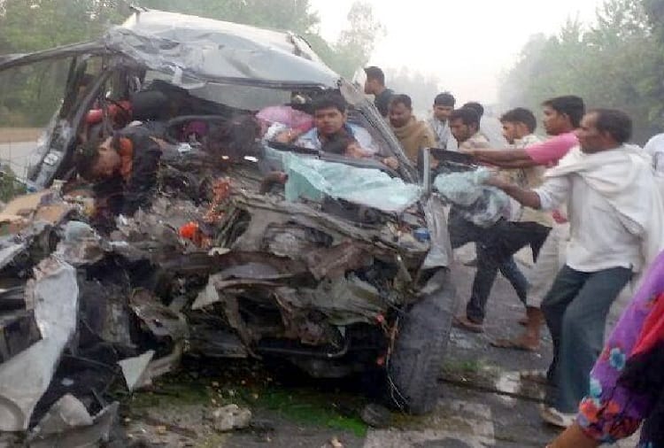 Big Accident in Shamli district, nine people killed, three injured