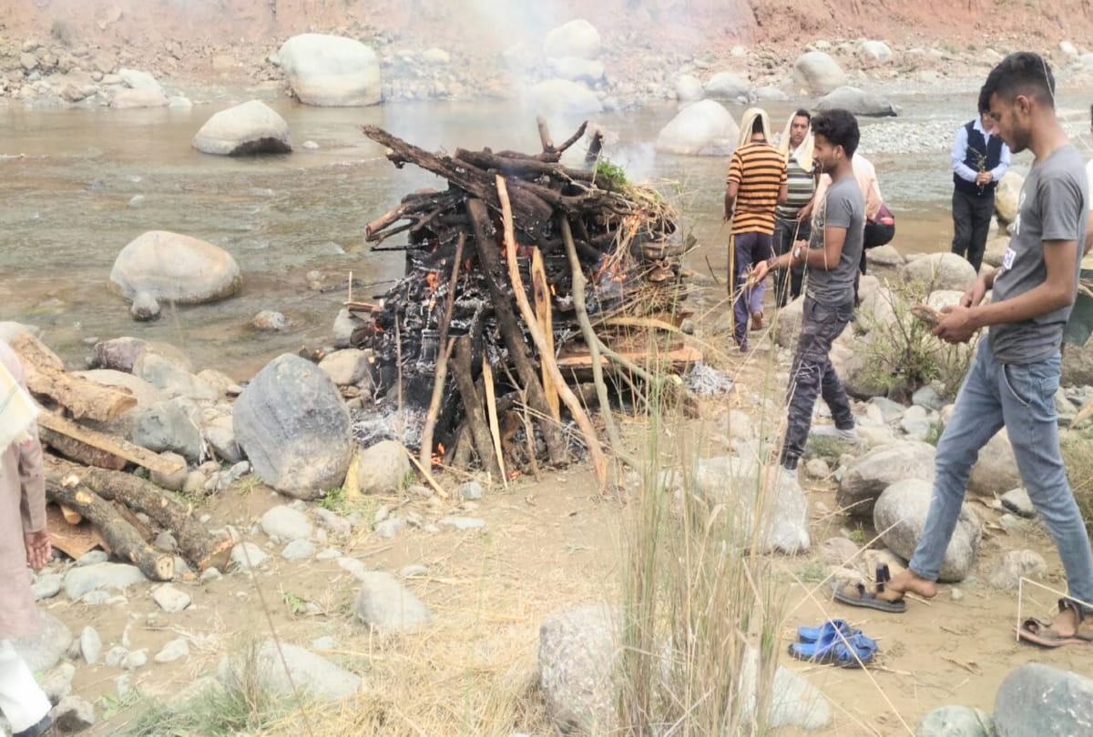 nurpur bus accident four brothers and sisters funeral Together