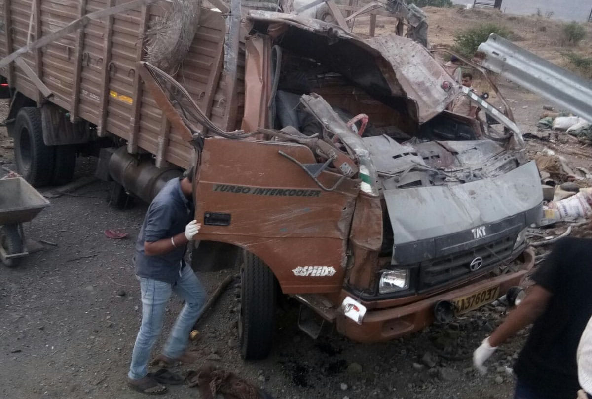 Two people including doctors in accidents