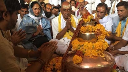 Ex CM of MP Digvijay Singh trying to reestablish himself in state politics