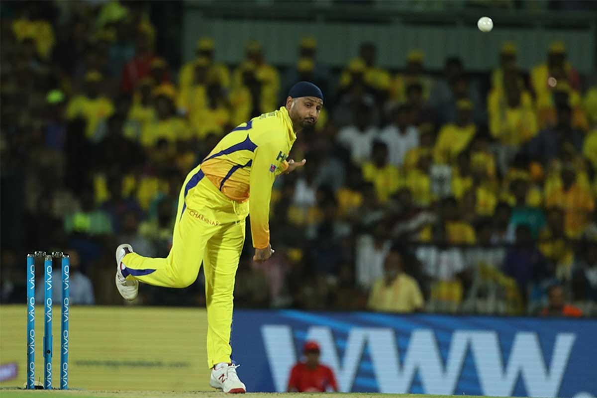 VIDEO: csk Harbhajan Singh nails Ninja challenge for CSK, leaves Shikhar Dhawan impressed