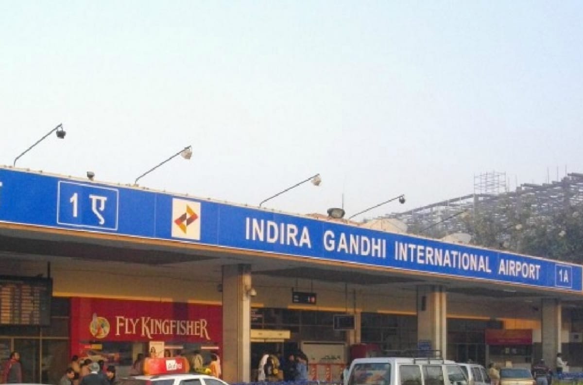 threat to bomb blast at igi airport through facebook message