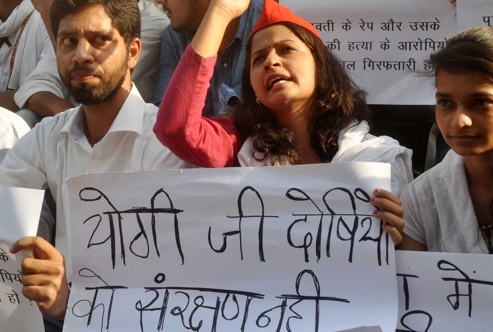 Protest against BJP MlA in lucknow over unnao rape case.